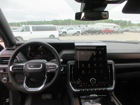 New 2026 GMC Yukon Denali w/ Sun & Power Step Package AWD/4WD image 16