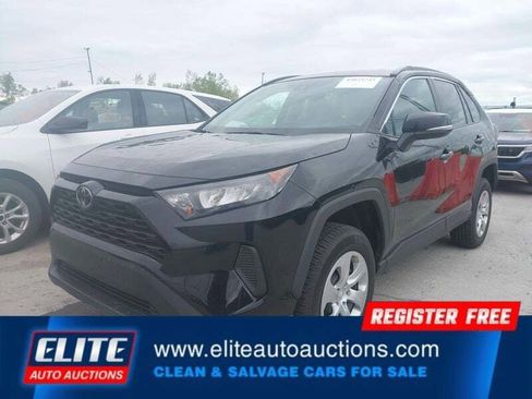 Used 2021 Toyota RAV4 LE AWD/4WD image 3