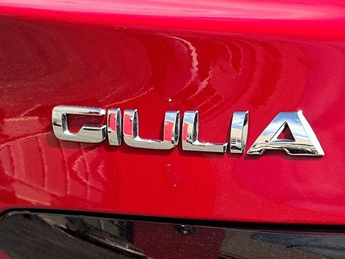 Used 2019 Alfa Romeo Giulia AWD image 32