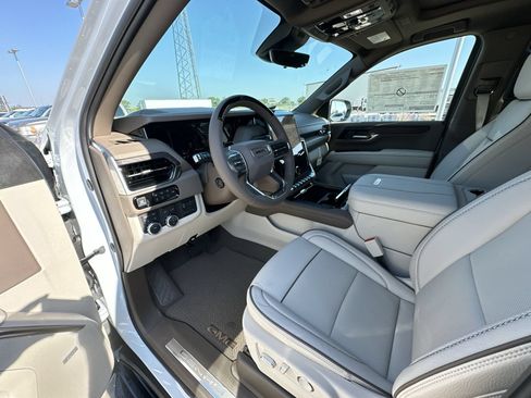 New 2026 GMC Yukon Denali w/ Advanced Technology Package AWD/4WD image 10