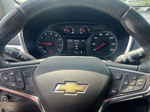 Used 2018 Chevrolet Equinox LT image 16