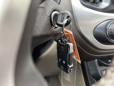 Used 2020 GMC Canyon SLT w/ Driver Alert Package image 44