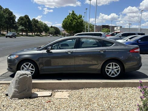 Used 2015 Ford Fusion SE FWD image 6