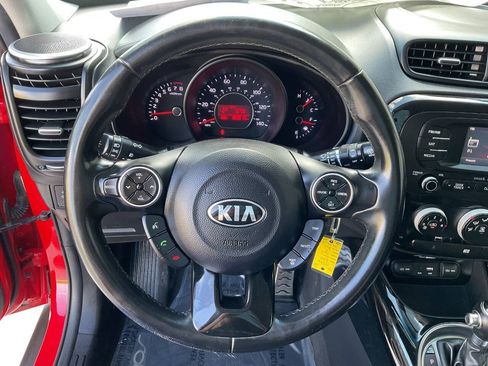 Used 2015 Kia Soul ! FWD image 17