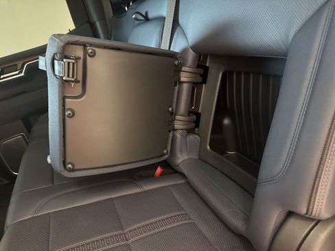 Certified 2022 Chevrolet Silverado 1500 High Country w/ Technology Package image 18