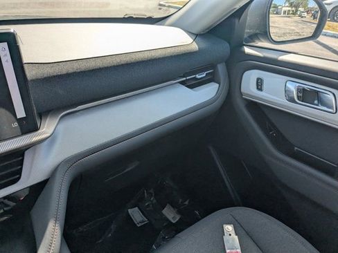 New 2026 Ford Explorer Active RWD image 18