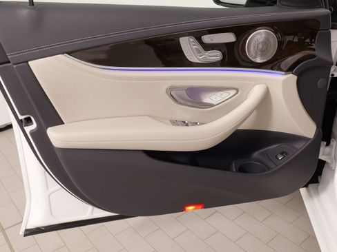 Used 2021 Mercedes-Benz E 350 E 350 4MATIC w/ Premium Package image 26