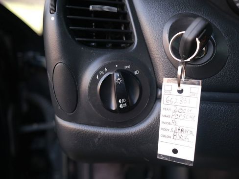 Used 2004 Porsche 911 Carrera image 11