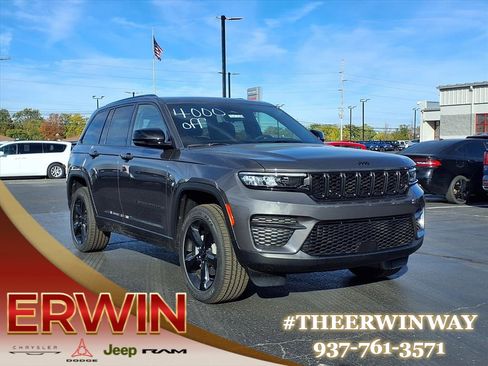 New 2025 Jeep Grand Cherokee Altitude w/ Trailer Tow Package image 1