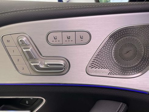 Used 2025 Mercedes-Benz GLS 580 4MATIC image 31
