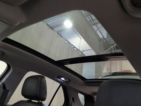 Used 2019 Chevrolet Equinox Premier AWD/4WD image 31