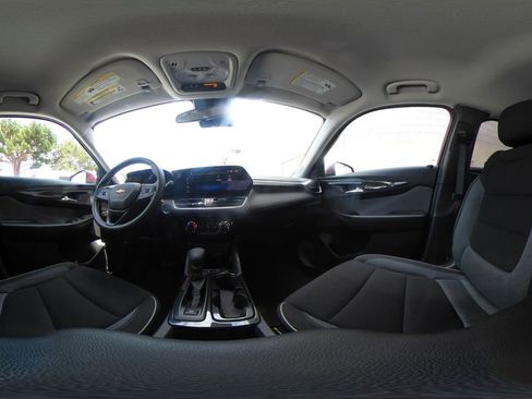 Used 2025 Chevrolet TrailBlazer LT FWD image 41