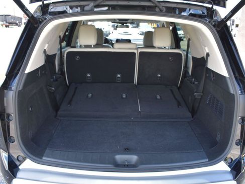 Used 2025 Nissan Pathfinder SL FWD image 58