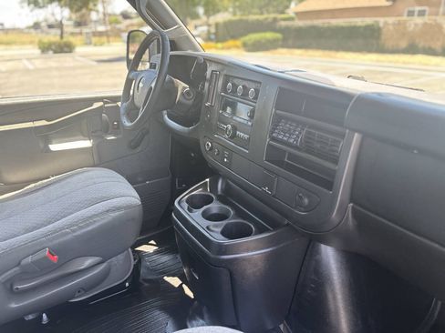 Used 2016 Chevrolet Express 2500 RWD image 20