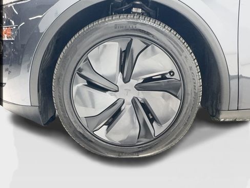 Used 2026 Tesla Model Y AWD image 13
