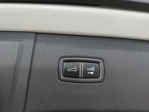 Used 2025 Porsche Cayenne GTS AWD/4WD image 31