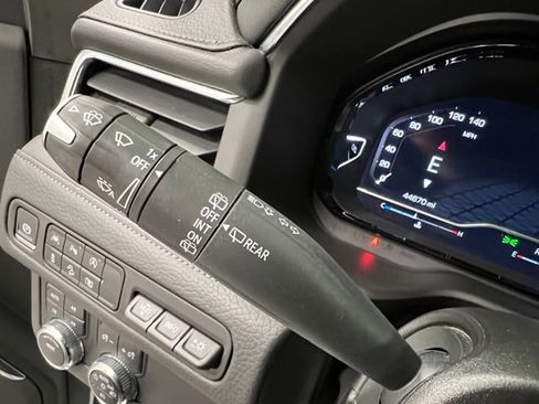 Used 2023 GMC Yukon Denali AWD/4WD image 29