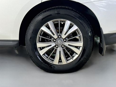 Used 2020 Nissan Pathfinder SV FWD image 37