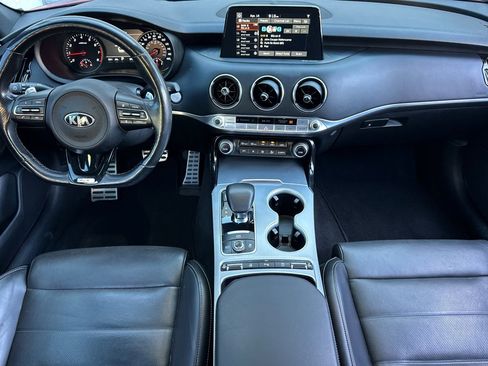 Used 2018 Kia Stinger GT2 image 10