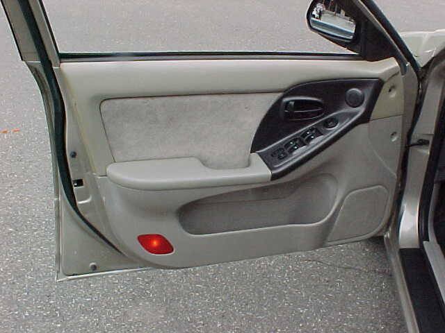 Used 2005 Hyundai Elantra GLS FWD image 20