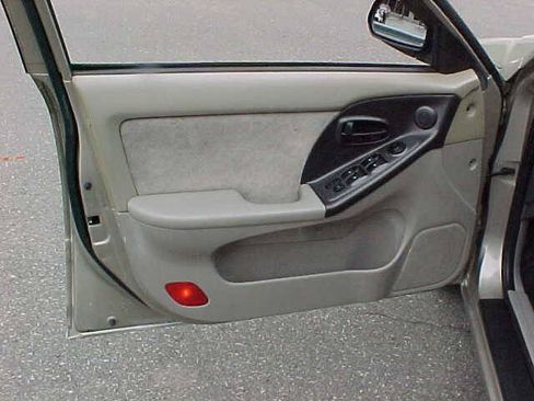Used 2005 Hyundai Elantra GLS FWD image 20