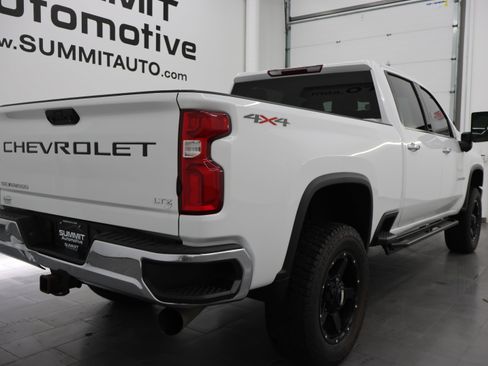 Used 2023 Chevrolet Silverado 2500 LTZ AWD/4WD image 4