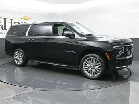 New 2026 Chevrolet Suburban High Country image 2