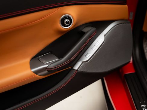 Used 2019 Ferrari Portofino RWD image 62