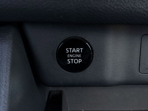 Used 2025 Nissan Rogue SV AWD/4WD image 20