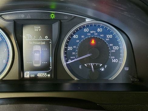 Used 2017 Toyota Camry XLE image 14