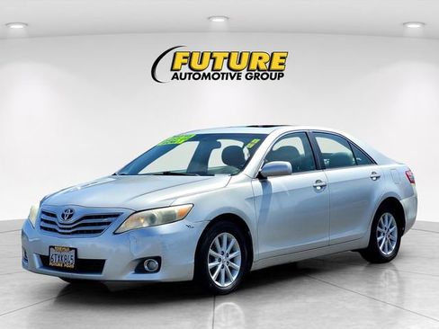 Used 2011 Toyota Camry XLE w/ XLE Extra-Value Pkg #2 FWD image 8