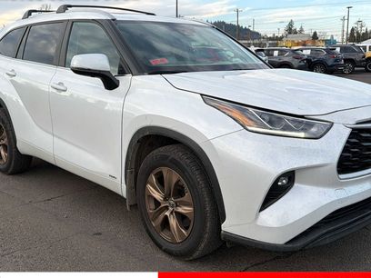 Used 2023 Toyota Highlander Bronze Edition