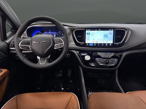 New 2026 Chrysler Pacifica Pinnacle w/ Trailer Tow Group image 5