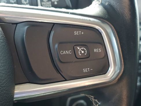 Used 2022 Jeep Wrangler Unlimited Sahara w/ Cold Weather Group AWD/4WD image 11