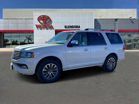 Used 2017 Lincoln Navigator Select image 7