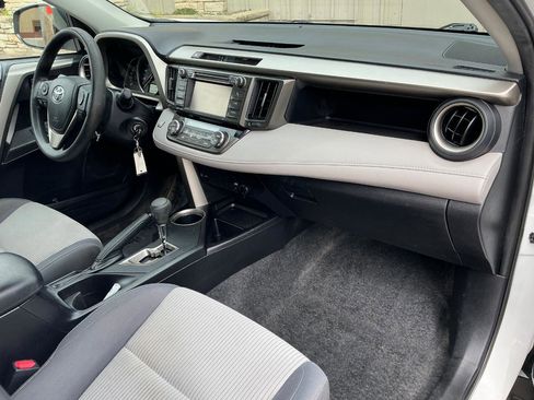 Used 2013 Toyota RAV4 XLE image 9