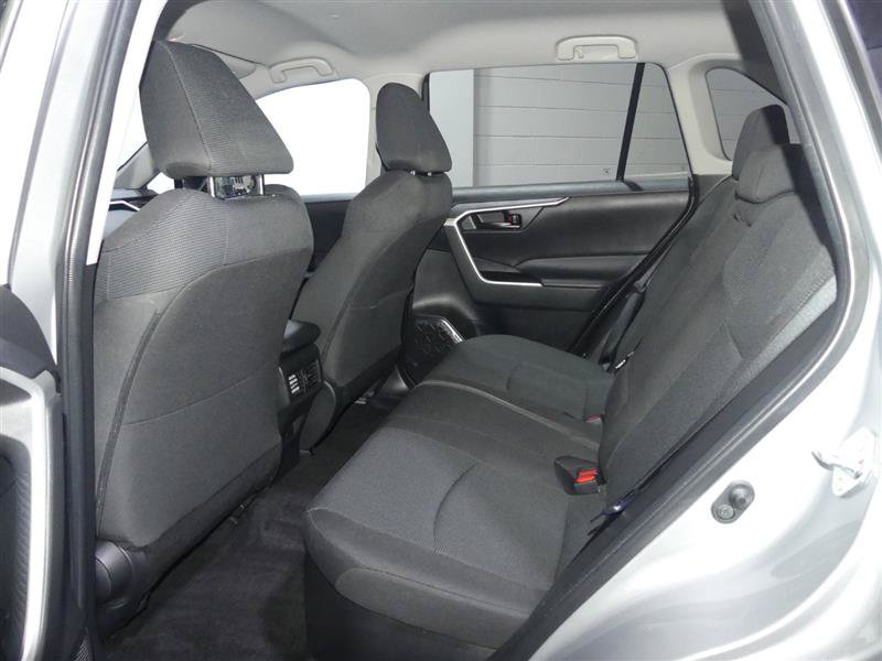 Used 2021 Toyota RAV4 LE AWD/4WD image 27