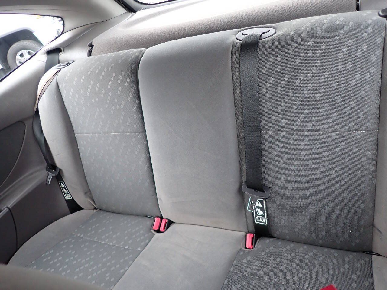 Used 2002 Ford Focus ZX3 Hatchback FWD image 9