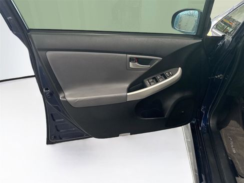 Used 2014 Toyota Prius Four image 9