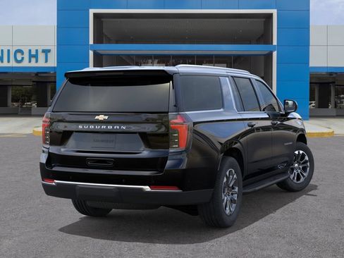 Used 2026 Chevrolet Suburban LS AWD/4WD image 4