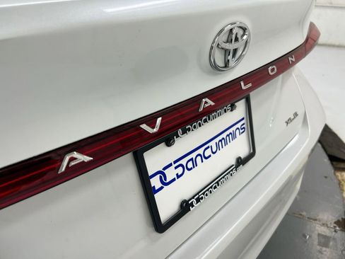 Used 2020 Toyota Avalon XLE w/ Carpet Mat Package FWD image 25