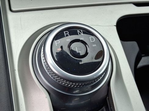 Used 2022 Ford Explorer XLT image 23