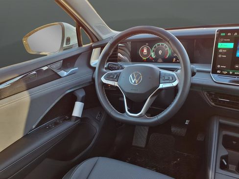 New 2026 Volkswagen Tiguan SE AWD/4WD image 38