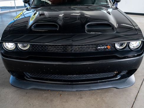 Used 2019 Dodge Challenger SRT Hellcat Redeye image 15