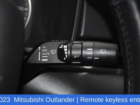 Used 2023 Mitsubishi Outlander SE AWD/4WD image 11