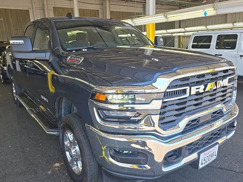Used 2025 RAM 2500 Big Horn AWD/4WD image 2