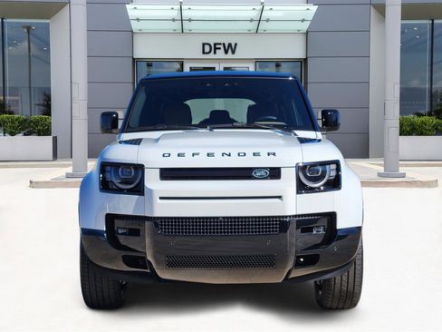 New 2026 Land Rover Defender 110 X-Dynamic SE image 2