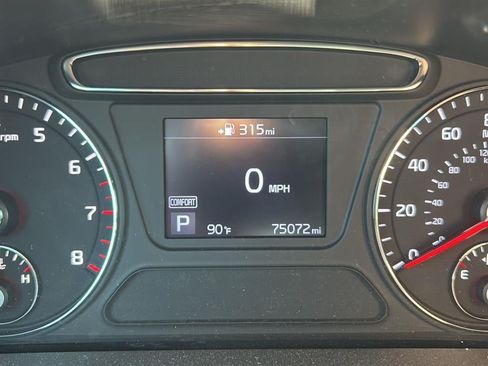 Used 2020 Kia Sorento AWD V6 image 24