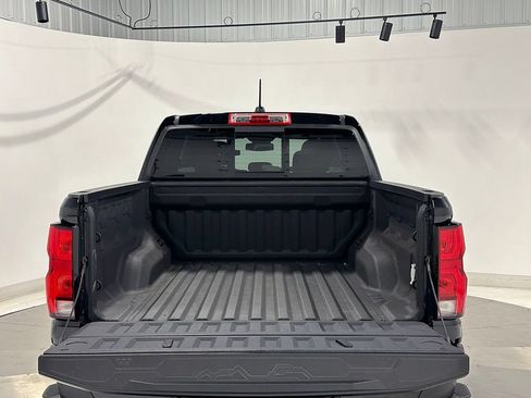 Used 2023 Chevrolet Colorado Z71 w/ Z71 Convenience Package 2 AWD/4WD image 5