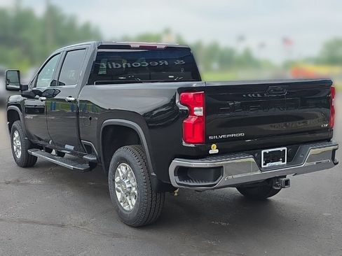 Used 2023 Chevrolet Silverado 2500 LTZ w/ Z71 Off-Road Package AWD/4WD image 5